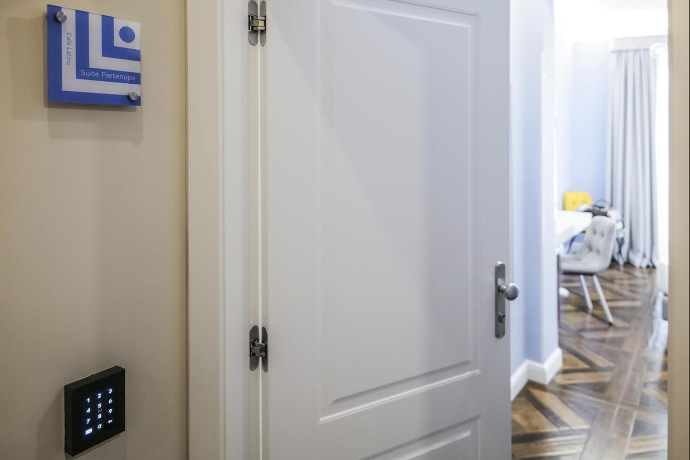 Cafe Latino Suites Сорренто Экстерьер фото