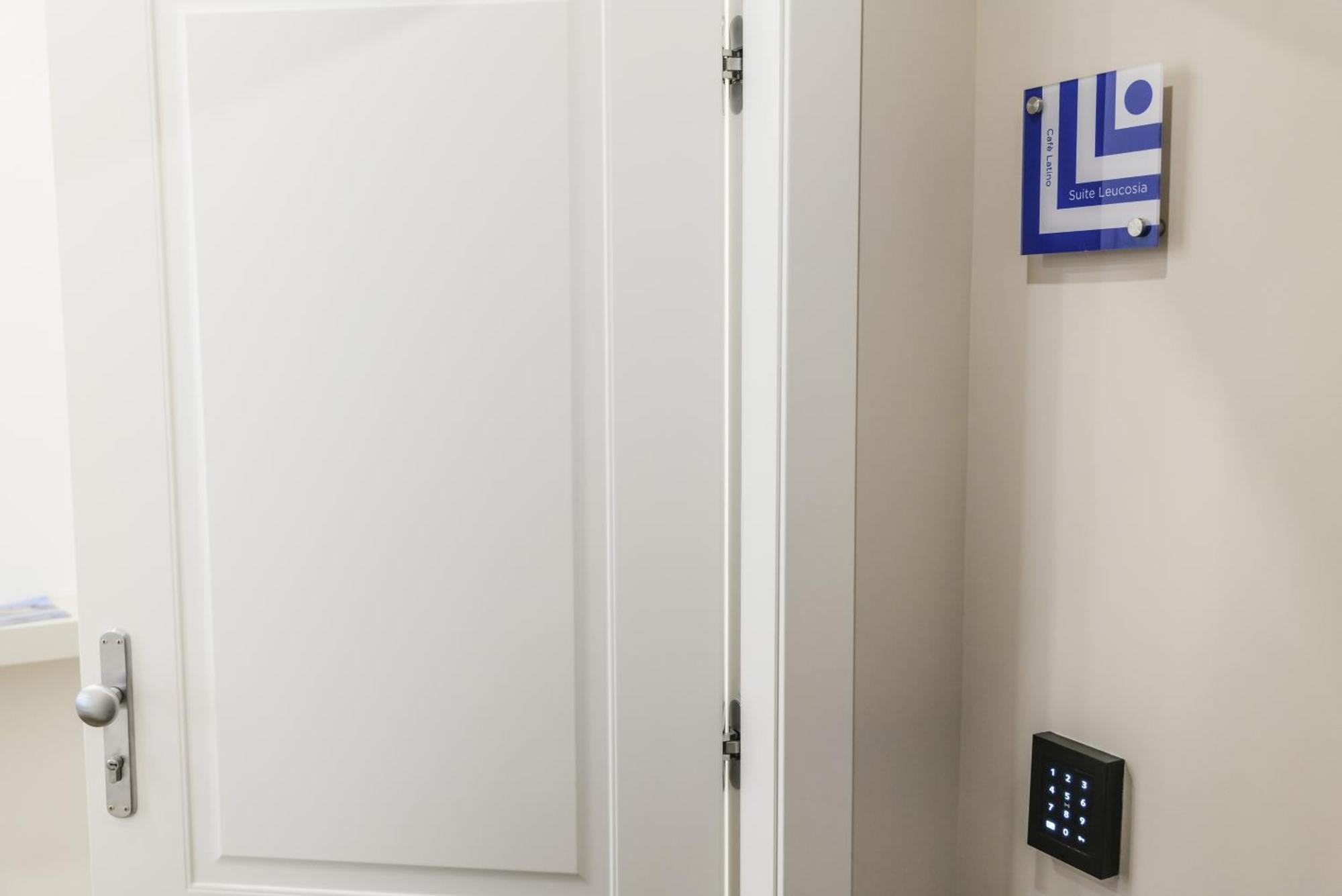 Cafe Latino Suites Сорренто Экстерьер фото