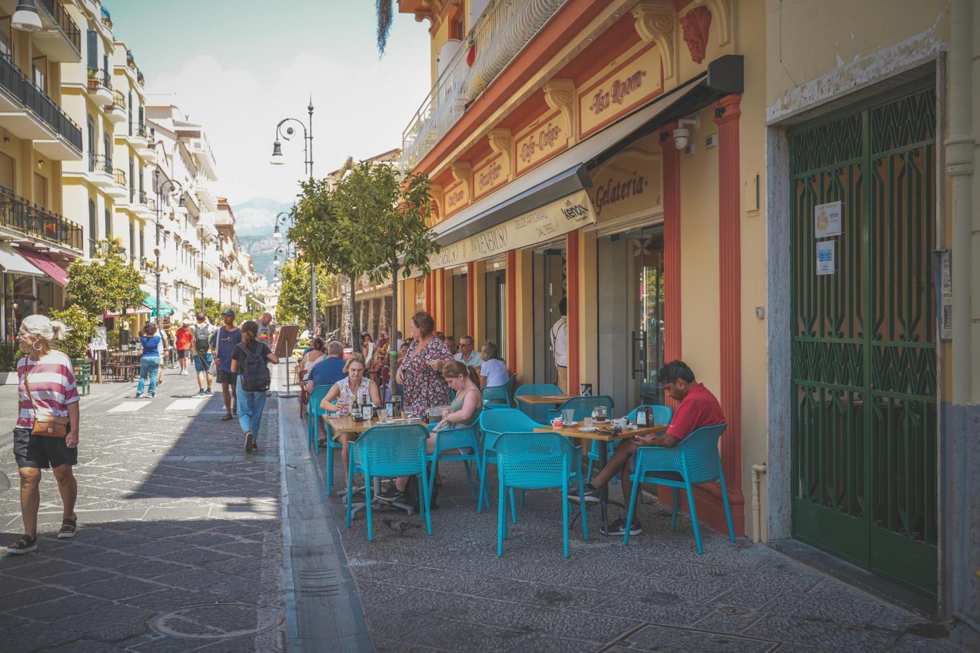 Cafe Latino Suites Сорренто Экстерьер фото